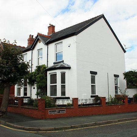 Laurels Oswestry Exterior foto