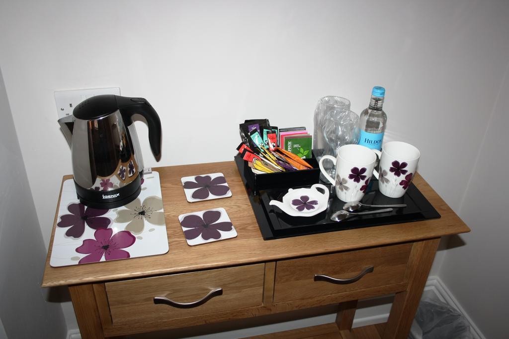 Laurels Oswestry Quarto foto