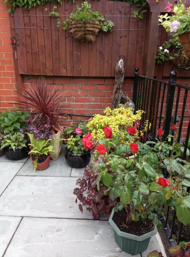 Laurels Oswestry Exterior foto